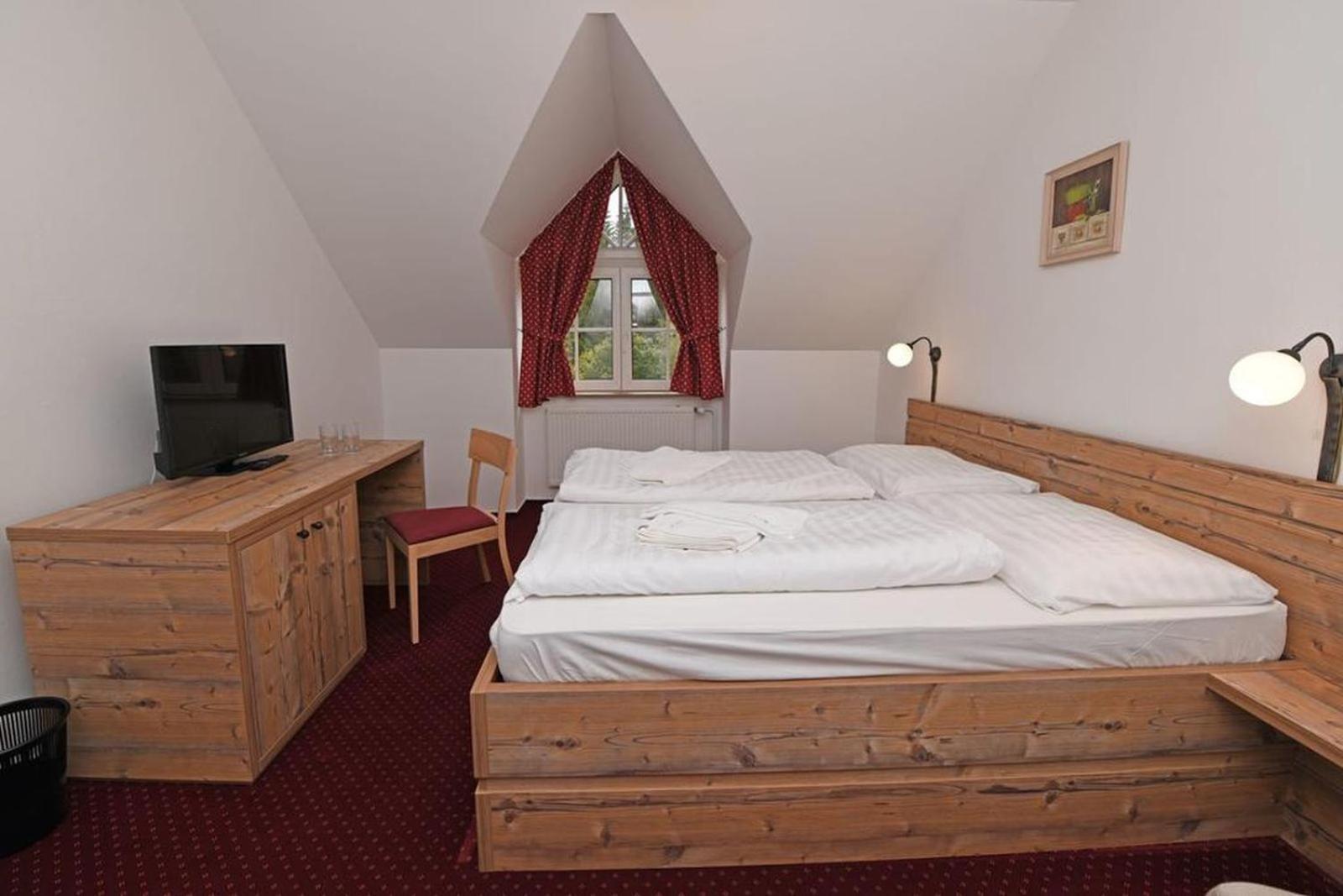Hotel Konsel Říčky Buitenkant foto
