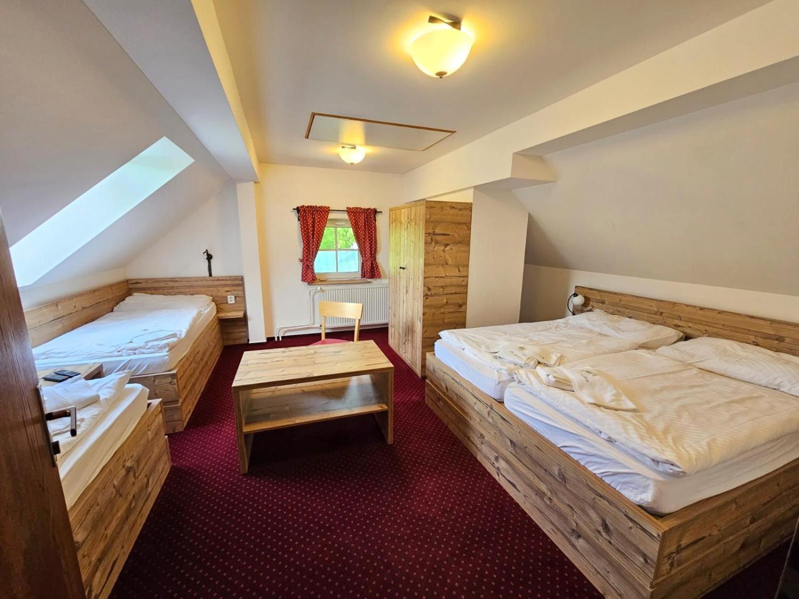 Hotel Konsel Říčky Buitenkant foto