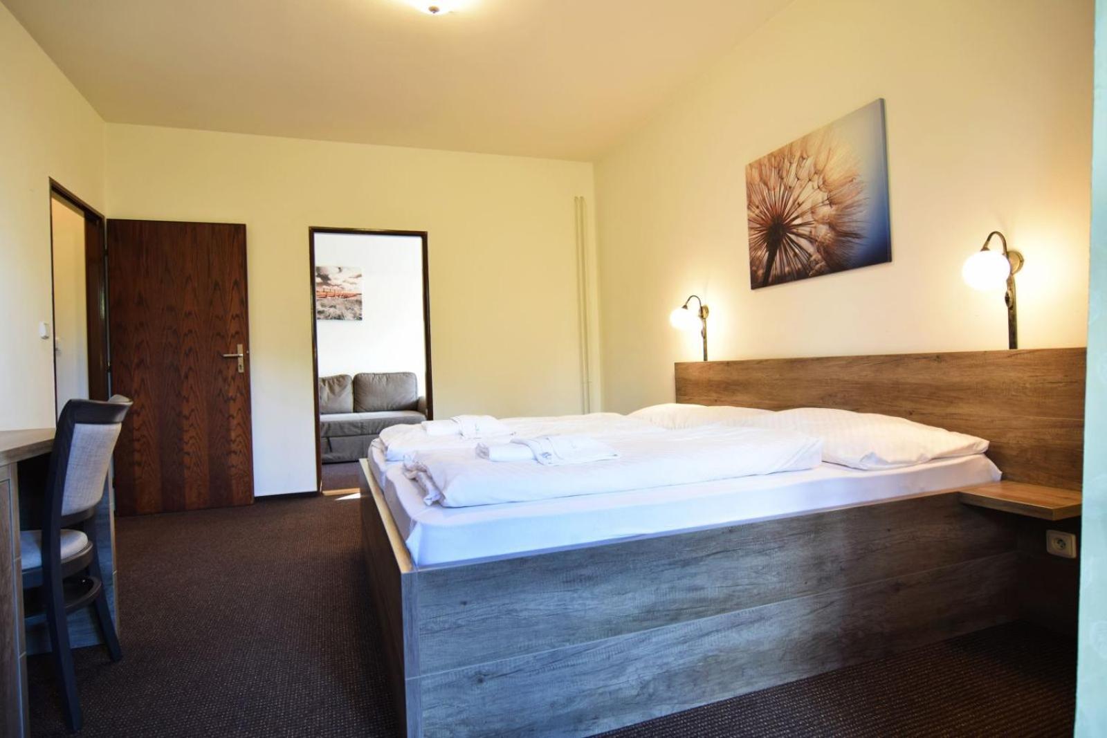 Hotel Konsel Říčky Buitenkant foto
