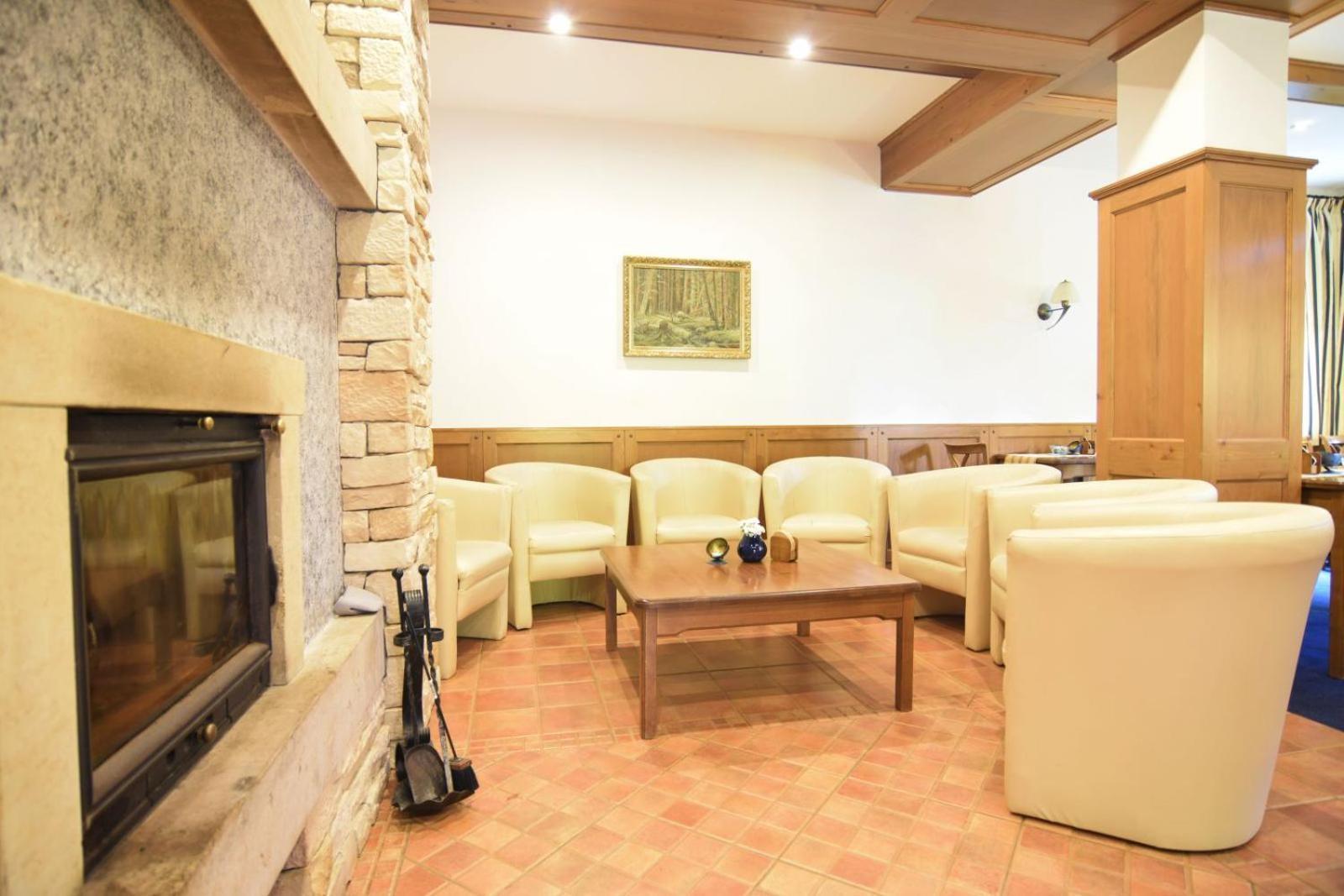 Hotel Konsel Říčky Buitenkant foto