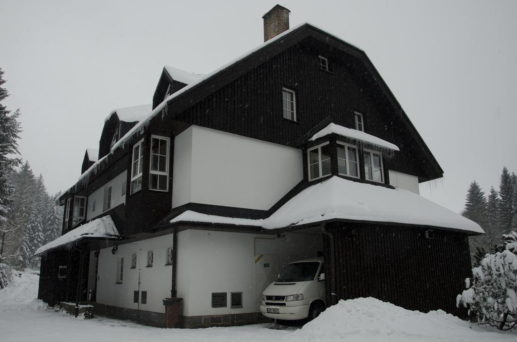 Hotel Konsel Říčky Buitenkant foto