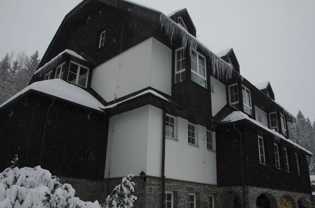 Hotel Konsel Říčky Buitenkant foto