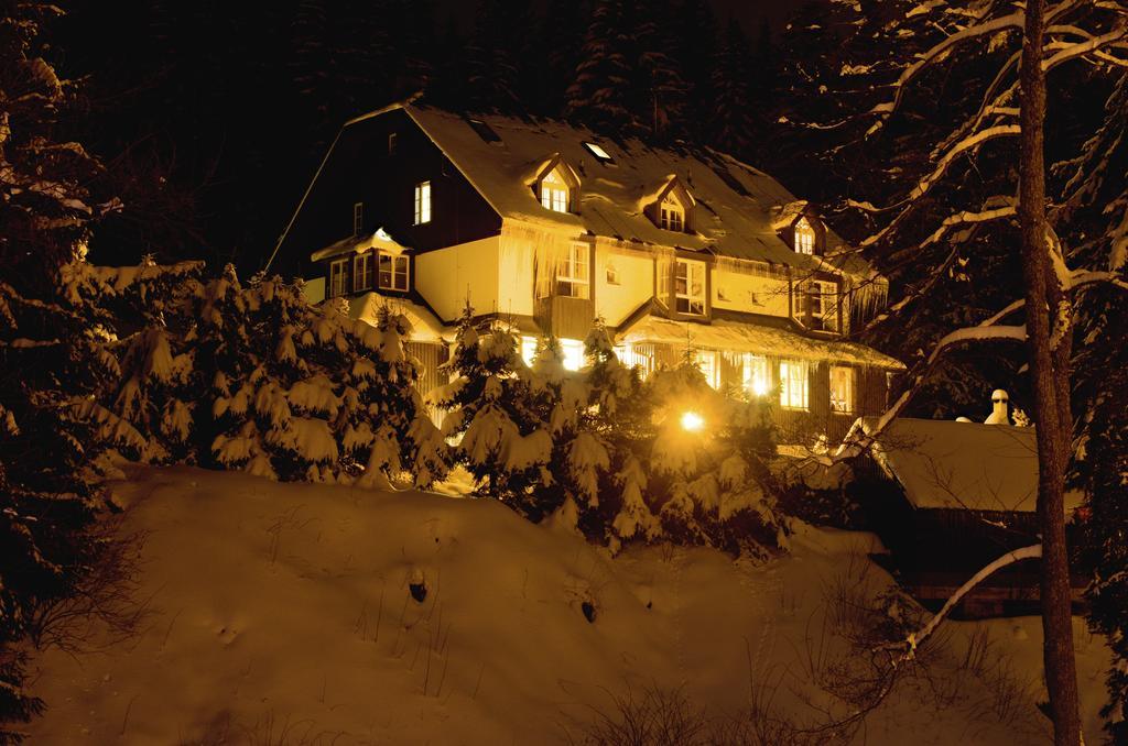 Hotel Konsel Říčky Buitenkant foto