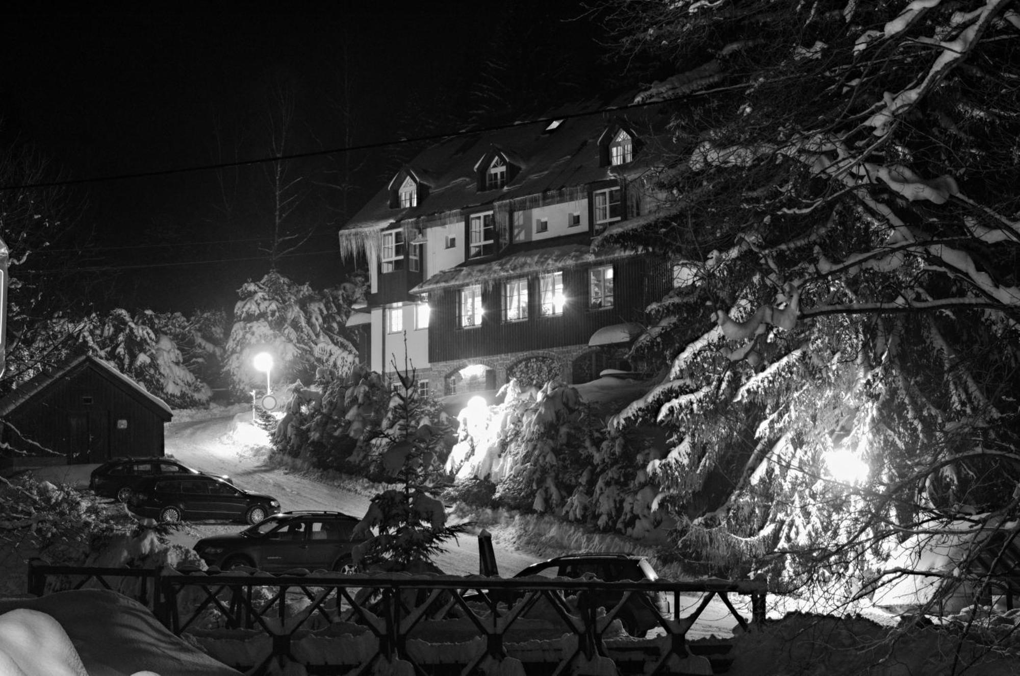 Hotel Konsel Říčky Buitenkant foto