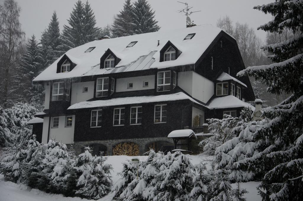 Hotel Konsel Říčky Buitenkant foto