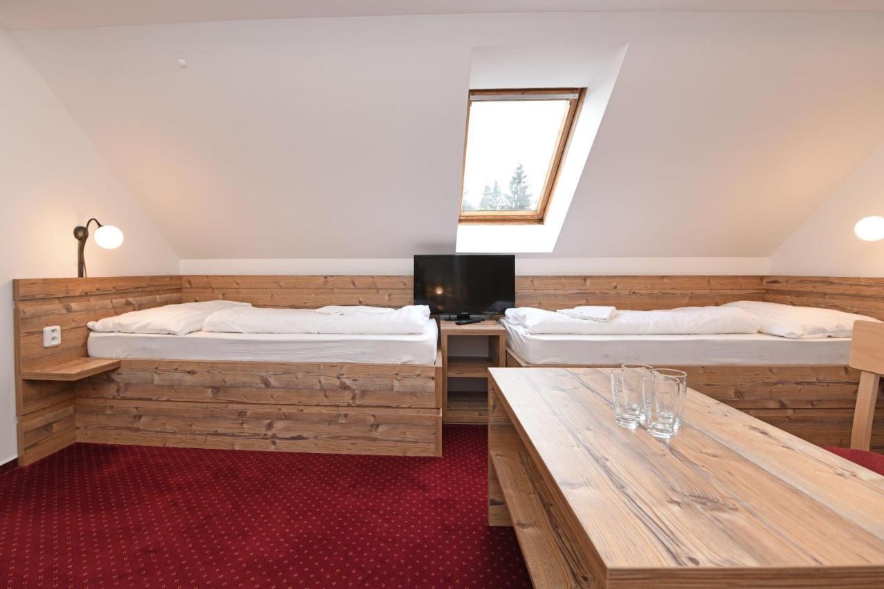 Hotel Konsel Říčky Buitenkant foto