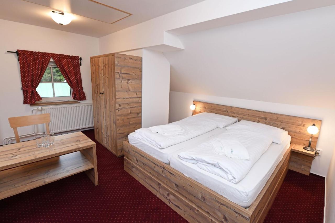 Hotel Konsel Říčky Buitenkant foto