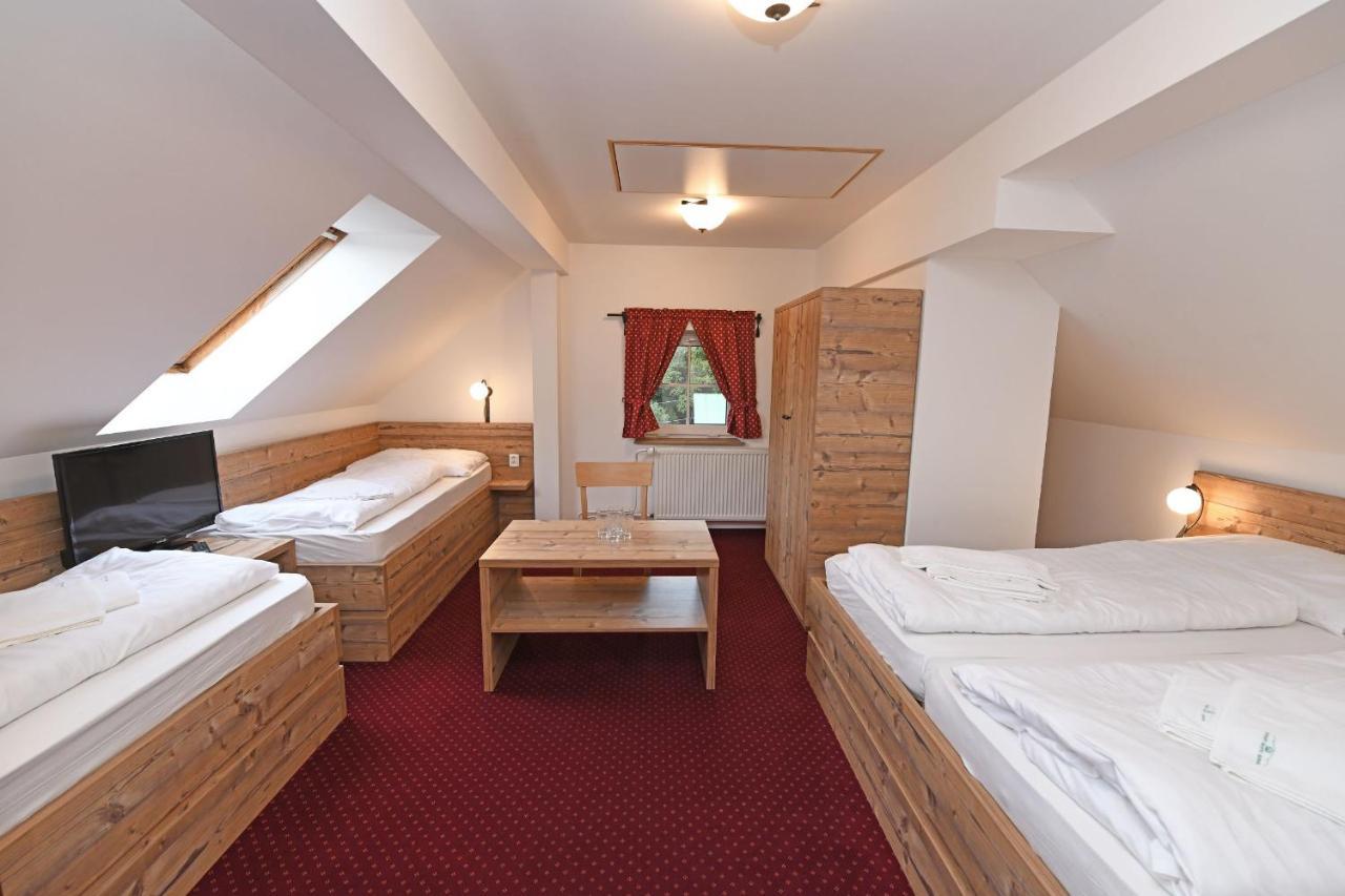 Hotel Konsel Říčky Buitenkant foto